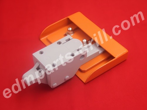 135020971 135006465 135011796 Charmilles handle assy